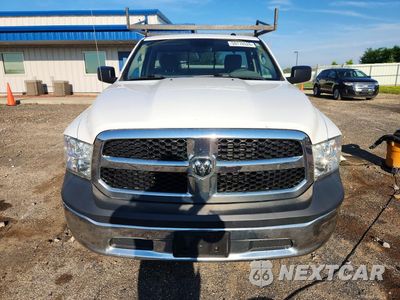 Piąte zdjęcie samochodu w środku: 2018 RAM 1500 ST VIN:3C6JR6DT2JG129041 - miniatura