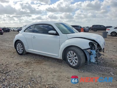 Czwarte zdjęcie samochodu z boku: 2019 VOLKSWAGEN BEETLE S VIN:3VWFD7AT9KM717767 - miniatura