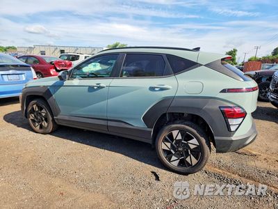Drugie zdjęcie samochodu z przodu: 2024 HYUNDAI KONA SEL VIN:KM8HBCAB0RU085891 - miniatura