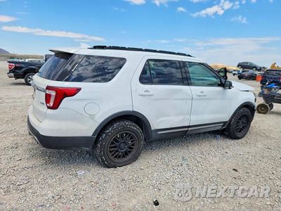 Trzecie zdjęcie samochodu z tyłu: 2017 FORD EXPLORER XLT VIN:1FM5K8DH9HGC59499 - miniatura