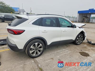 Trzecie zdjęcie samochodu z tyłu: 2025 FORD ESCAPE PLATINUM VIN:1FMCU9JA2SUA22540 - miniatura