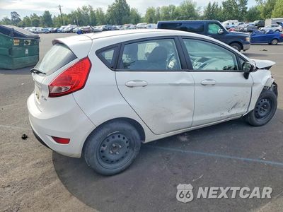 Trzecie zdjęcie samochodu z tyłu: 2013 FORD FIESTA SE VIN:3FADP4EJ5DM172961 - miniatura