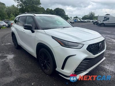 Czwarte zdjęcie samochodu z boku: 2024 TOYOTA HIGHLANDER XSE VIN:5TDKDRBH5RS571787 - miniatura