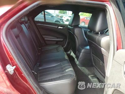 Zdjęcie 10 z 13 samochodu: 2019 CHRYSLER 300 S VIN:2C3CCABG3KH693945 - miniatura
