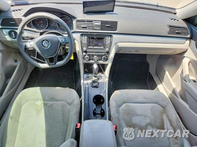 Zdjęcie 8 z 12 samochodu: 2018 VOLKSWAGEN PASSAT S VIN:1VWAA7A37JC017944 - miniatura