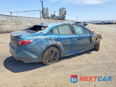 Trzecie zdjęcie samochodu z tyłu: 2026 TOYOTA CAMRY SE VIN:4T1DAACKXTU745459 - miniatura