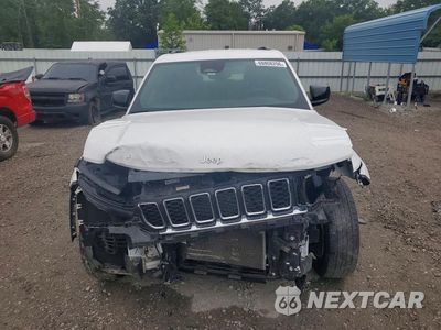 Piąte zdjęcie samochodu w środku: 2025 JEEP GRAND CHEROKEE LAREDO VIN:1C4RJGAG0SC266077 - miniatura
