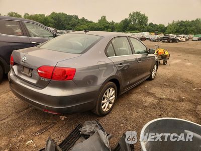 Trzecie zdjęcie samochodu z tyłu: 2013 VOLKSWAGEN JETTA SE VIN:3VWDP7AJXDM446122 - miniatura
