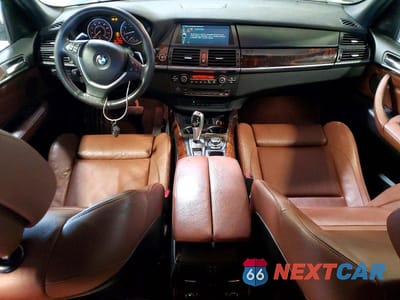Zdjęcie 8 z 14 samochodu: 2013 BMW X5 XDRIVE50I VIN:5UXZV8C5XD0C17383 - miniatura