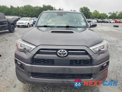 Piąte zdjęcie samochodu w środku: 2022 TOYOTA 4RUNNER TRD SPORT VIN:JTEAU5JR8N5266360 - miniatura