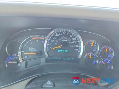 Zdjęcie 9 z 12 samochodu: 2004 CHEVROLET SILVERADO K2500 HEAVY DUTY VIN:1GCHK231X4F150004 - miniatura
