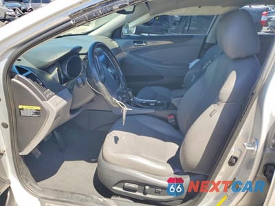 Zdjęcie 7 z 12 samochodu: 2013 HYUNDAI SONATA HYBRID VIN:KMHEC4A42DA079530 - miniatura