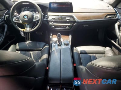 Zdjęcie 8 z 13 samochodu: 2020 BMW M550XI VIN:WBAJS7C04LBN96402 - miniatura