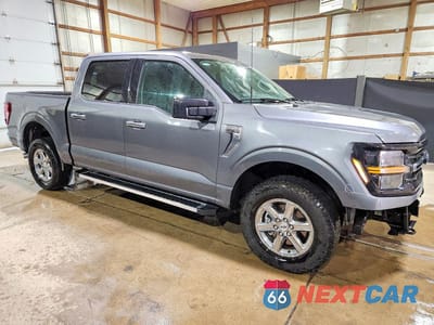 Czwarte zdjęcie samochodu z boku: 2025 FORD F150 XLT VIN:1FTFW3L85SKD97594 - miniatura