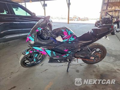Trzecie zdjęcie samochodu z tyłu: 2023 YAMAHA YZFR3 A VIN:MH3RH18Y5PK010345 - miniatura