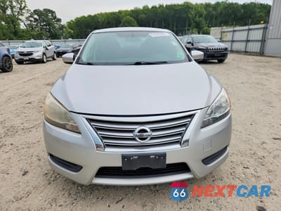 Piąte zdjęcie samochodu w środku: 2015 NISSAN SENTRA SV VIN:3N1AB7APXFY382767 - miniatura