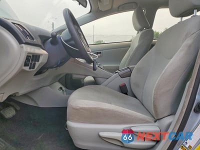 Zdjęcie 7 z 12 samochodu: 2015 TOYOTA PRIUS THREE VIN:JTDKN3DU3F1982909 - miniatura