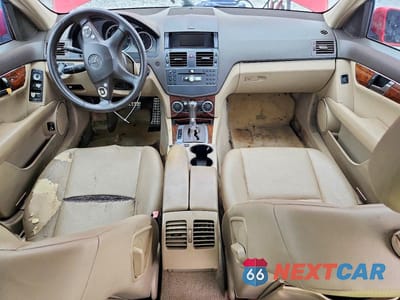 Zdjęcie 8 z 12 samochodu: 2011 MERCEDES-BENZ C 300 VIN:WDDGF5EB2BF647056 - miniatura