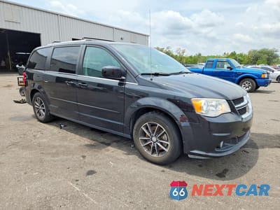 Czwarte zdjęcie samochodu z boku: 2017 DODGE GRAND CARAVAN SXT VIN:2C4RDGCG9HR786704 - miniatura