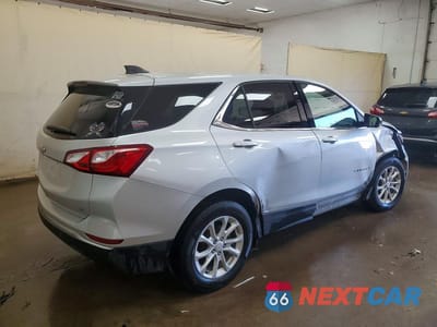 Trzecie zdjęcie samochodu z tyłu: 2020 CHEVROLET EQUINOX LT VIN:3GNAXJEV6LS503109 - miniatura