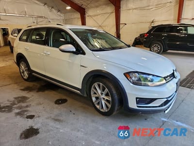 Czwarte zdjęcie samochodu z boku: 2018 VOLKSWAGEN GOLF ALLTRACK S VIN:3VWH17AU5JM764058 - miniatura