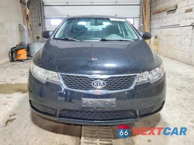 Piąte zdjęcie samochodu w środku: 2013 KIA FORTE EX VIN:KNAFU4A29D5709828 - miniatura