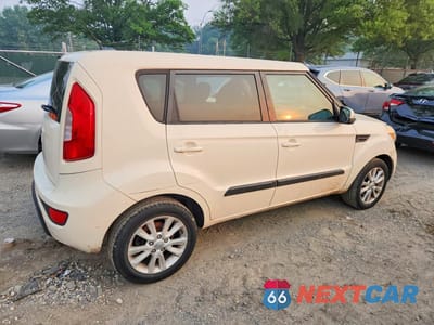 Trzecie zdjęcie samochodu z tyłu: 2013 KIA SOUL + VIN:KNDJT2A69D7766705 - miniatura