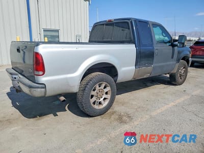 Trzecie zdjęcie samochodu z tyłu: 2001 FORD F250 SUPER DUTY VIN:1FTNX21S71EB89277 - miniatura