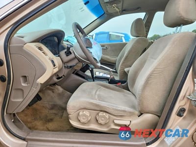Zdjęcie 7 z 13 samochodu: 2002 HONDA ACCORD LX VIN:3HGCG66582G707300 - miniatura