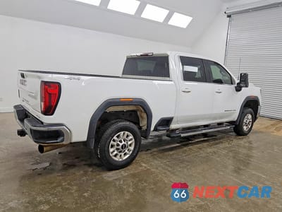 Trzecie zdjęcie samochodu z tyłu: 2023 GMC SIERRA K2500 SLE VIN:1GT49MEY8PF211922 - miniatura