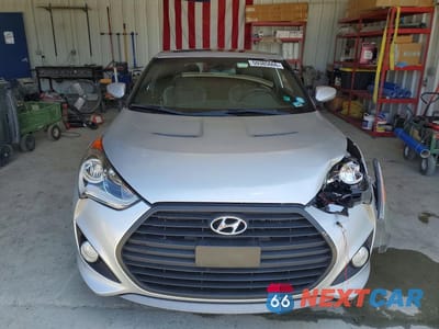 Piąte zdjęcie samochodu w środku: 2016 HYUNDAI VELOSTER TURBO VIN:KMHTC6AE7GU293427 - miniatura