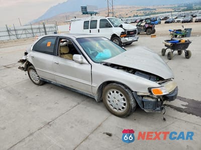 Czwarte zdjęcie samochodu z boku: 1996 HONDA ACCORD EX VIN:1HGCD5662TA191446 - miniatura