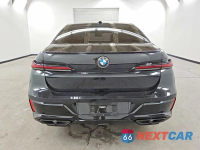 Zdjęcie 6 z 12 samochodu: 2023 BMW 760 XI VIN:WBA33EJ01PCN17880 - miniatura