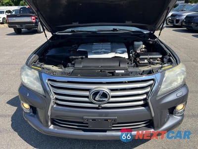 Zdjęcie 8 z 11 samochodu: 2013 LEXUS LX 570 VIN:JTJHY7AX3D4130026 - miniatura