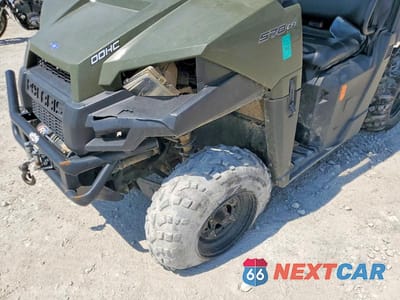 Zdjęcie 9 z 10 samochodu: 2015 POLARIS RANGER 570 UTILITY VEHICLE VIN:3NSRMA579FE368053 - miniatura