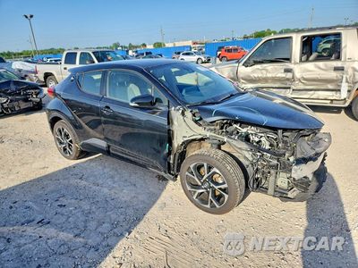 Czwarte zdjęcie samochodu z boku: 2019 TOYOTA C-HR XLE VIN:JTNKHMBX1K1025890 - miniatura