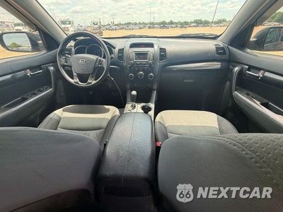 Zdjęcie 9 z 10 samochodu: 2013 KIA SORENTO LX VIN:5XYKT3A68DG391838 - miniatura
