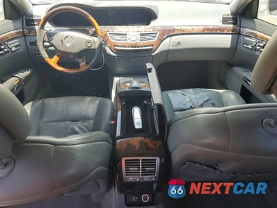 Zdjęcie 8 z 13 samochodu: 2007 MERCEDES-BENZ S 550 VIN:WDDNG71X27A107972 - miniatura