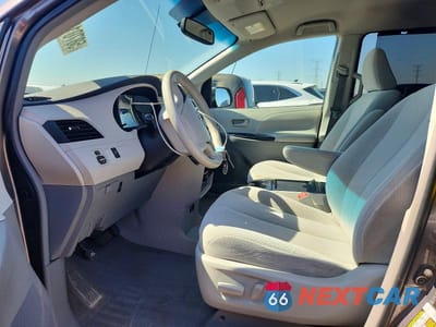 Zdjęcie 7 z 13 samochodu: 2011 TOYOTA SIENNA LE VIN:5TDKK3DC6BS107384 - miniatura