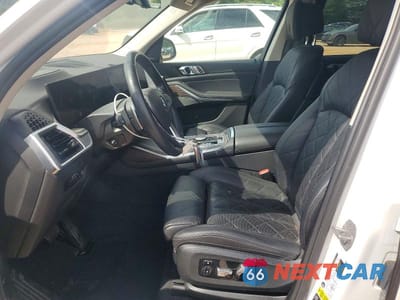 Zdjęcie 7 z 13 samochodu: 2023 BMW X7 XDRIVE40I VIN:5UX23EM02P9N95347 - miniatura
