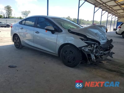 Czwarte zdjęcie samochodu z boku: 2017 CHEVROLET CRUZE LS VIN:1G1BC5SM7H7164239 - miniatura