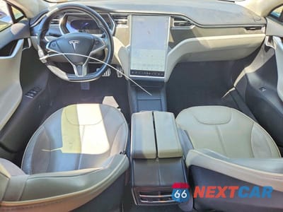 Zdjęcie 8 z 12 samochodu: 2013 TESLA MODEL S VIN:5YJSA1DP1DFP06274 - miniatura