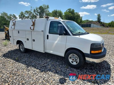 Czwarte zdjęcie samochodu z boku: 2016 GMC SAVANA CUTAWAY G3500 VIN:1GD07RFGXG1315747 - miniatura