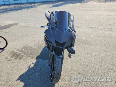 Drugie zdjęcie samochodu z przodu: 2020 YAMAHA YZF-R6 VIN:JYARJ28E1LA007534 - miniatura