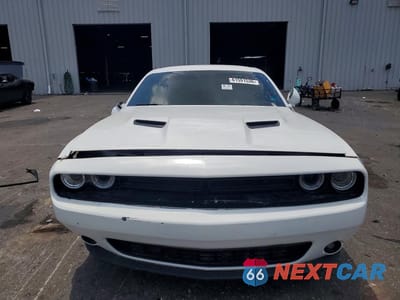 Piąte zdjęcie samochodu w środku: 2021 DODGE CHALLENGER SXT VIN:2C3CDZAG7MH596800 - miniatura