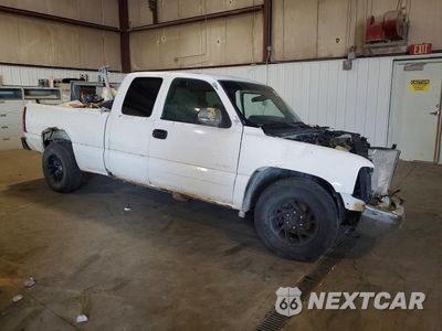 Czwarte zdjęcie samochodu z boku: 2002 CHEVROLET 1500 SILVERADO C1500 VIN:2GCEC19T421278794 - miniatura