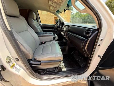 Piąte zdjęcie samochodu w środku: 2016 TOYOTA TUNDRA SR VIN:5TFRM5F14GX099481 - miniatura
