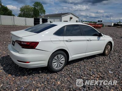 Trzecie zdjęcie samochodu z tyłu: 2020 VOLKSWAGEN JETTA S VIN:3VWCB7BUXLM041301 - miniatura
