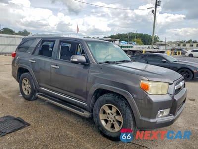 Czwarte zdjęcie samochodu z boku: 2010 TOYOTA 4RUNNER SR5 VIN:JTEZU5JR7A5011924 - miniatura