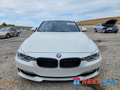 Piąte zdjęcie samochodu w środku: 2015 BMW 328 XI VIN:WBA3B3C52FF548813 - miniatura